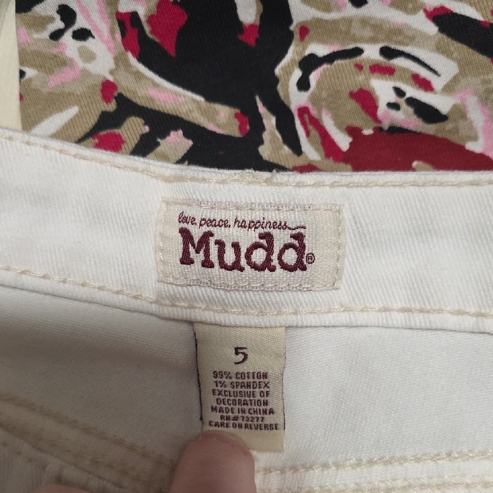Mudd Women's Cream Jean Shorts - Picture 5 of 6